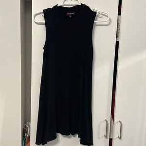 Sleeveless long top